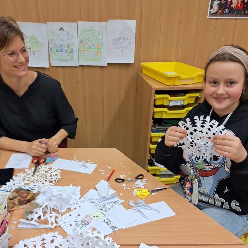 Třetí trojročí za vydatné pomoci svých rodičů vánoční  kavárnička a tvořivé dílny.