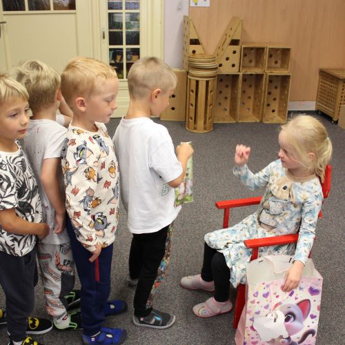 <br />
<b>Notice</b>:  Undefined index: name in <b>/home/zskrasnalipa.cz/vendor/vrana/notorm/NotORM/Row.php</b> on line <b>166</b><br />
